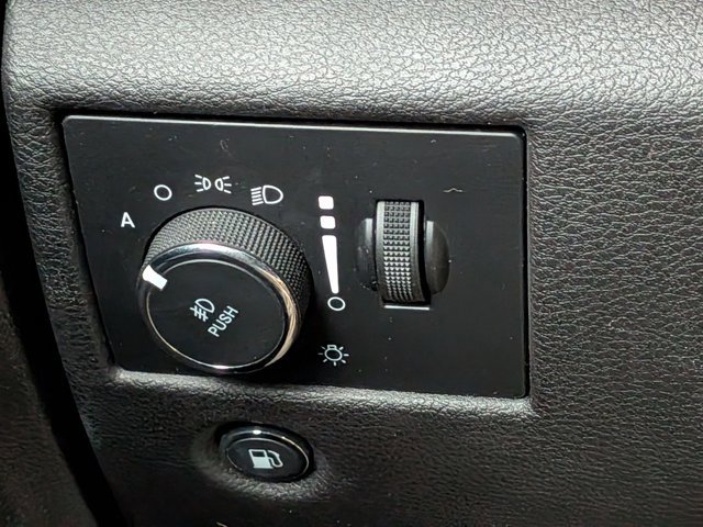 Used 2019 Jeep Grand Cherokee Laredo image 8