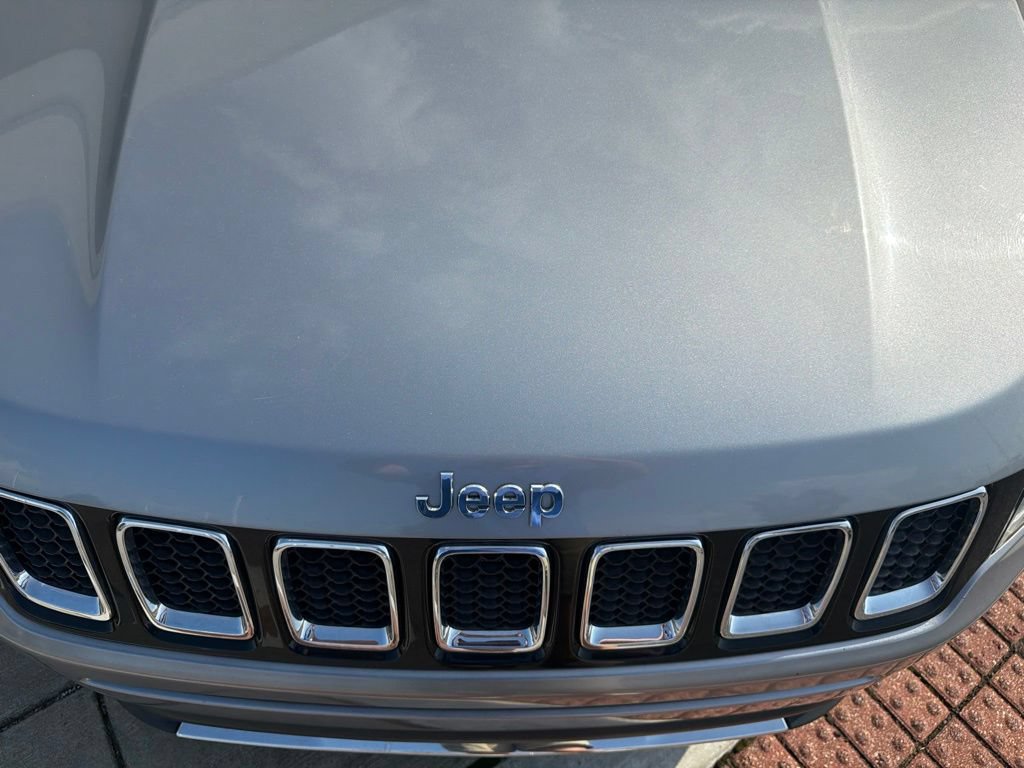 Used 2019 Jeep Compass Limited FWD image 13