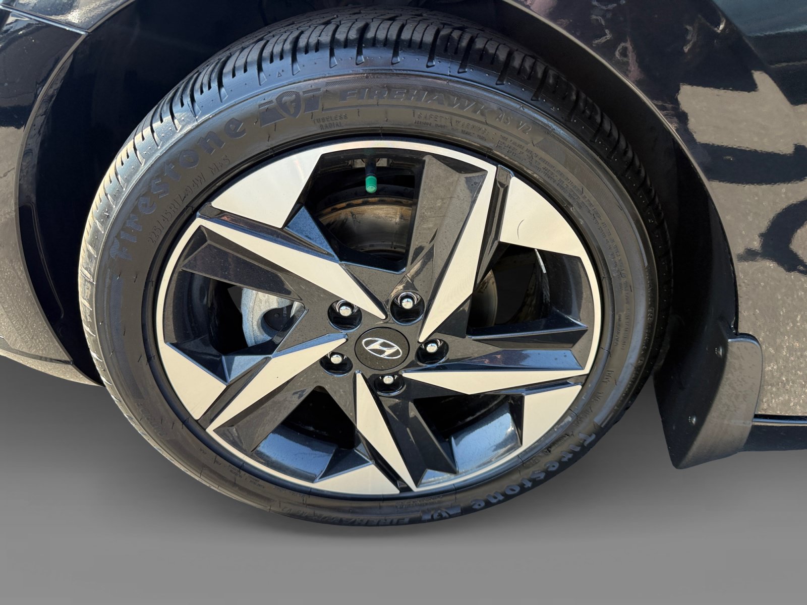 Used 2023 Hyundai Elantra SEL w/ Convenience Package FWD image 9