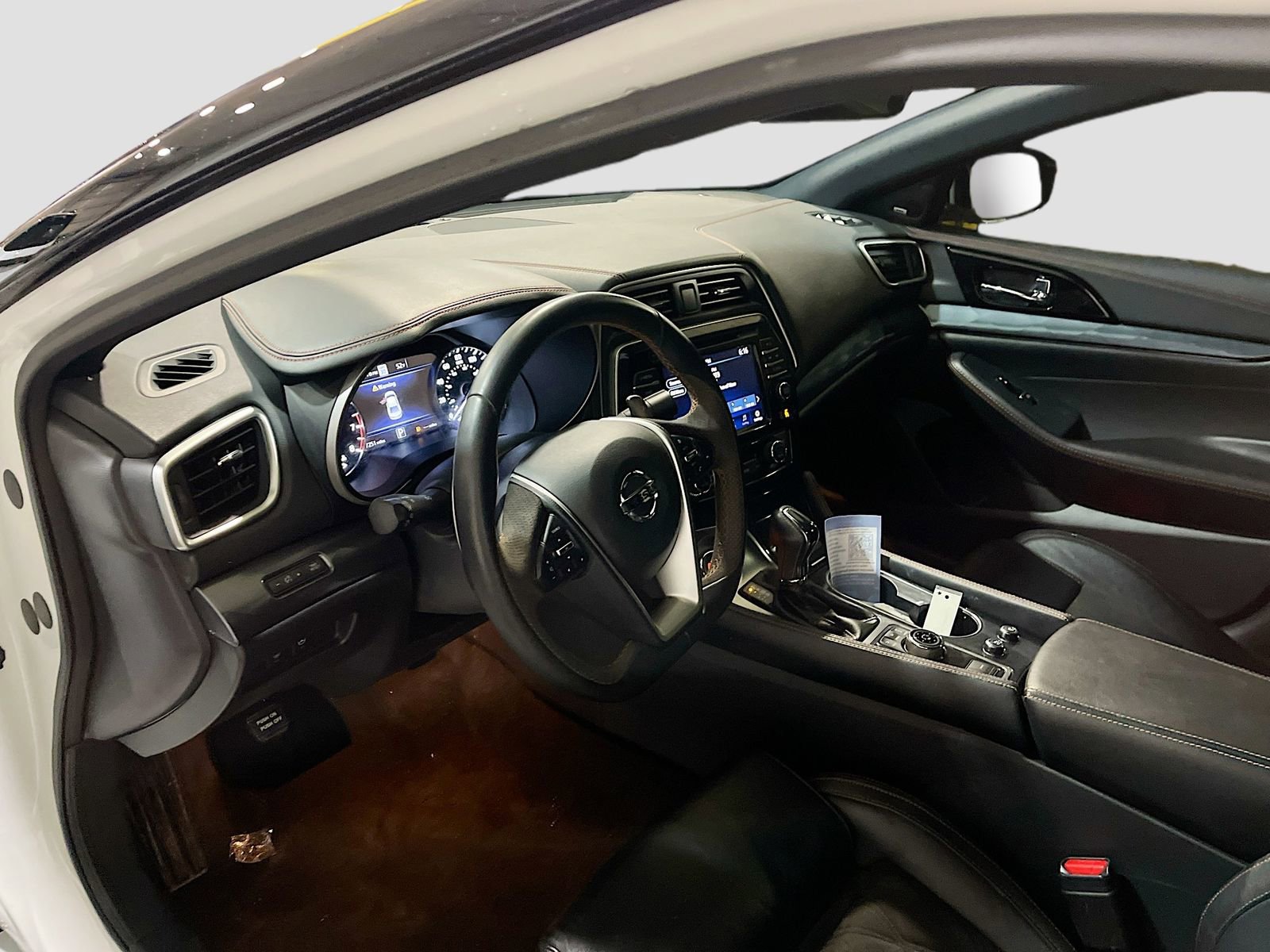 Used 2023 Nissan Maxima SR w/ Sport Mat Group image 9