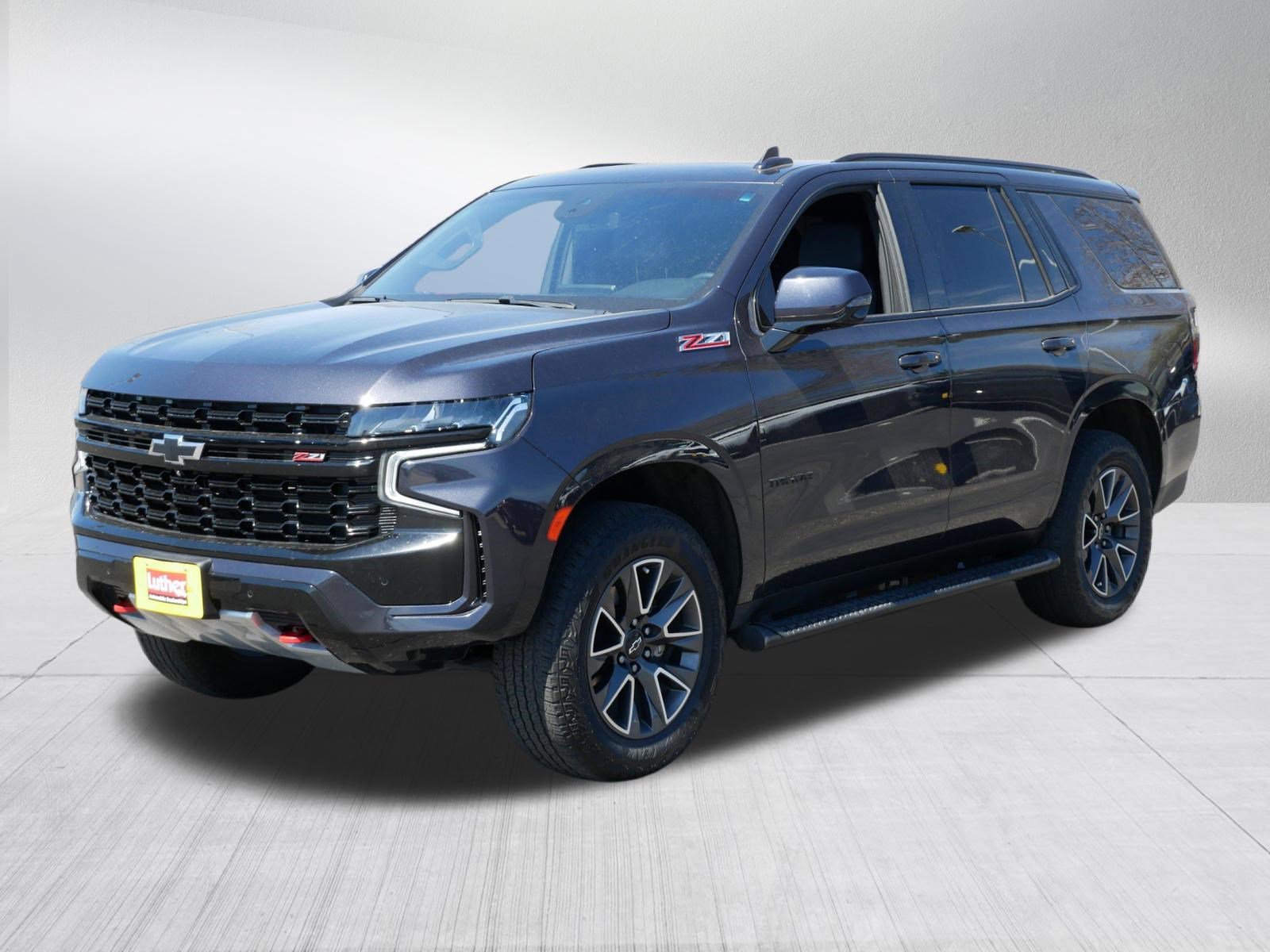 Used 2023 Chevrolet Tahoe Z71 w/ Luxury Package AWD/4WD image 3
