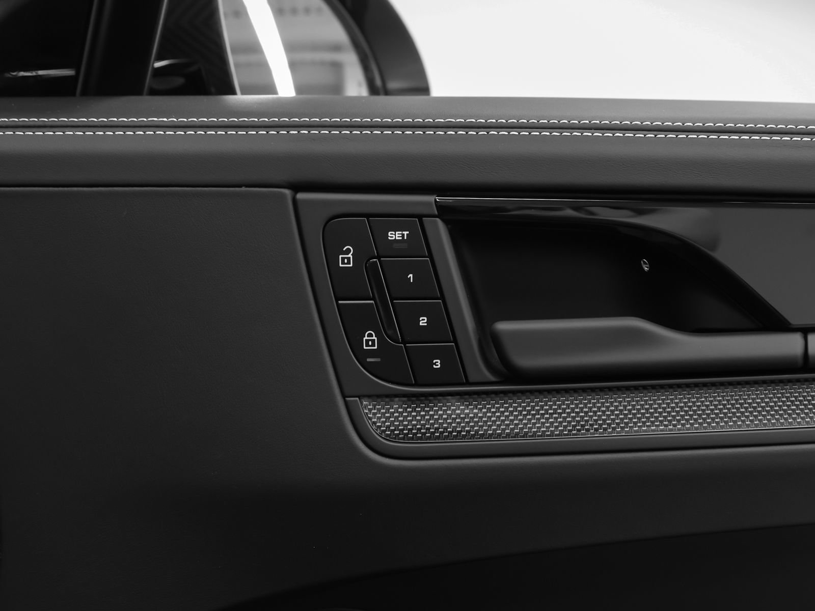 Certified 2025 Porsche Cayenne Turbo GT AWD/4WD image 29