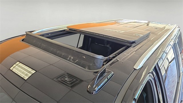 Used 2024 GMC Yukon XL Denali image 31