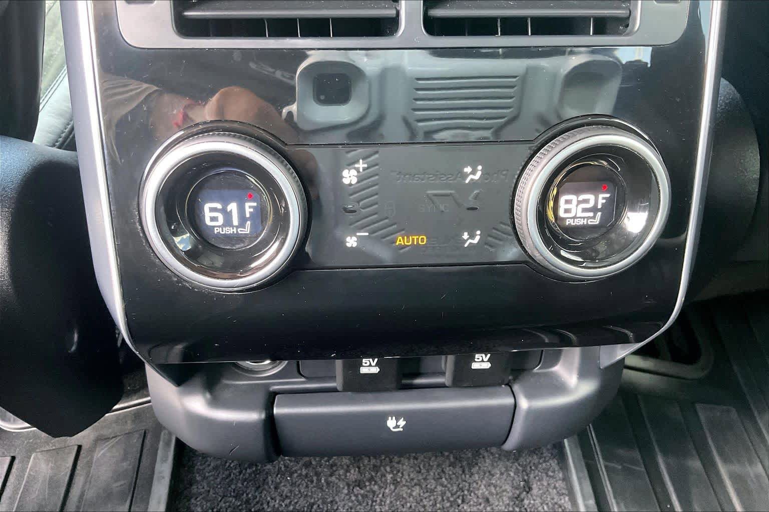 Used 2020 Land Rover Range Rover Sport SVR AWD/4WD image 30