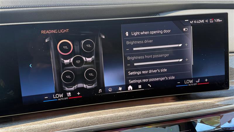 Used 2023 BMW i7 xDrive60 AWD/4WD image 32