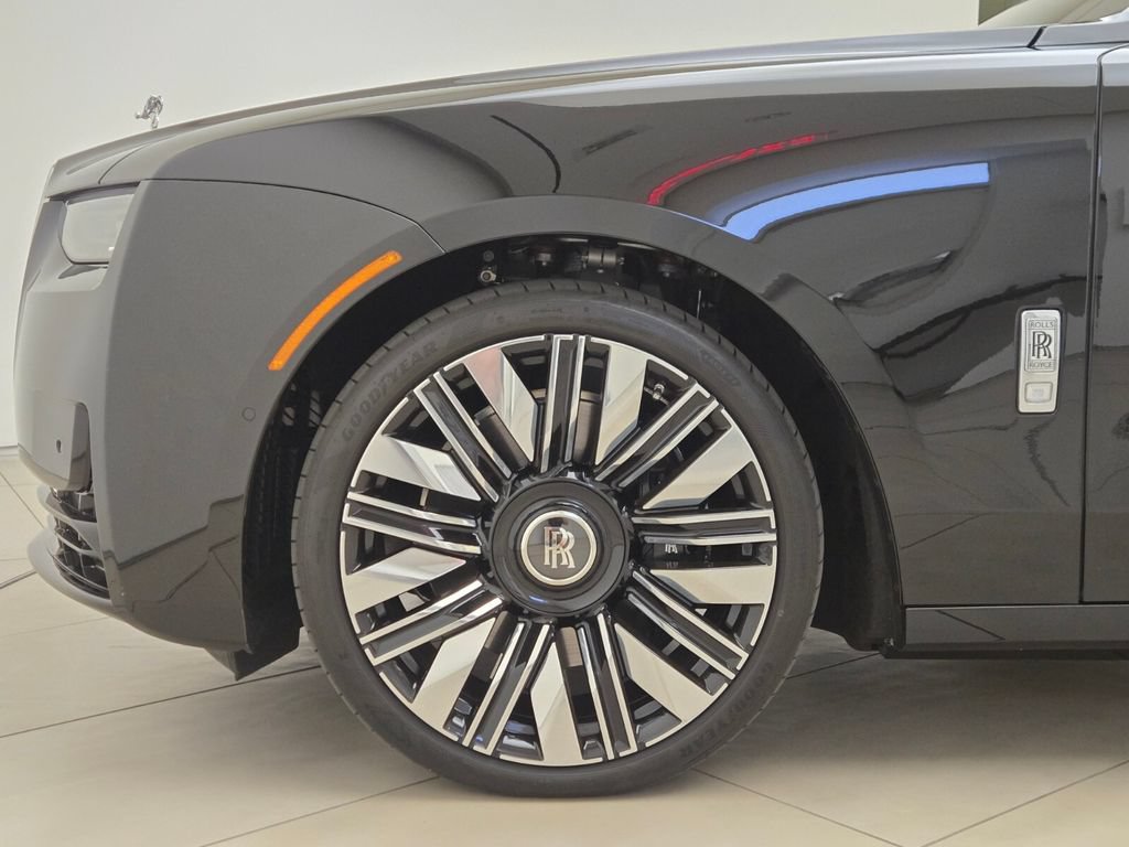 Certified 2025 Rolls-Royce Ghost AWD/4WD image 11