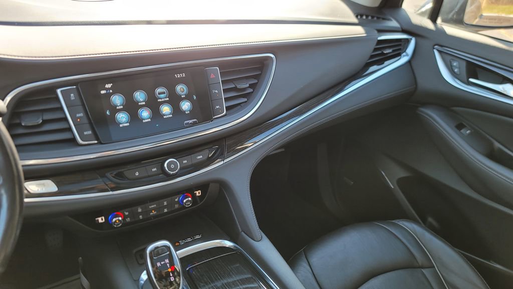 Used 2019 Buick Enclave Avenir w/ Avenir Technology Package image 21