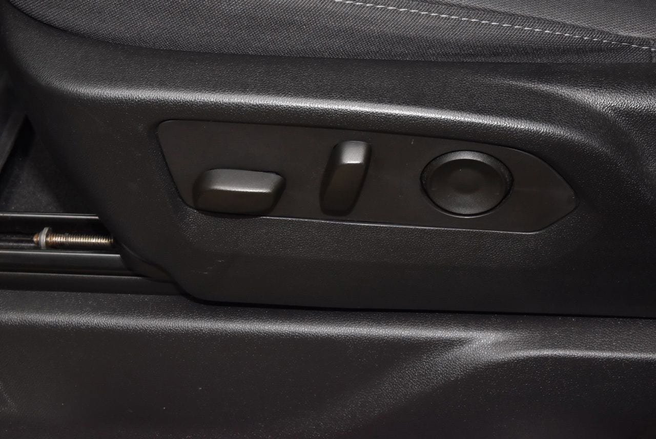Used 2024 Chevrolet Silverado 2500 LT AWD/4WD image 34