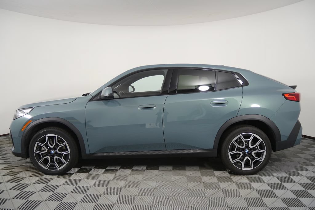 Certified 2026 BMW X2 xDrive28i AWD/4WD image 2