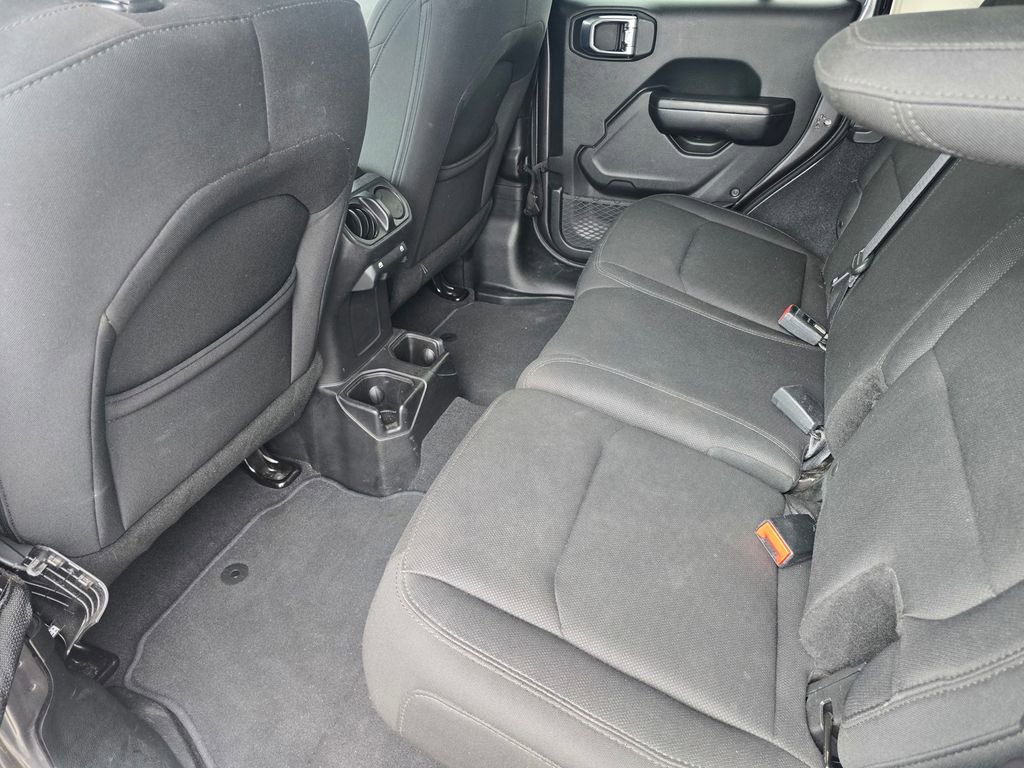Used 2018 Jeep Wrangler Unlimited Sport S image 12