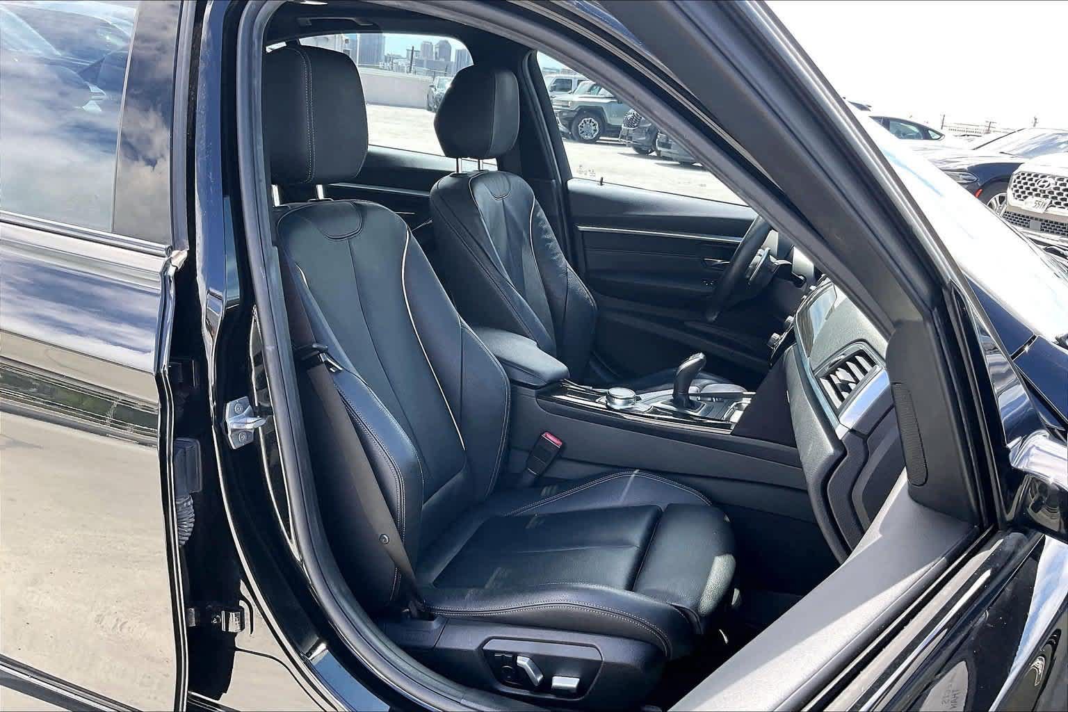 Used 2017 BMW 330i xDrive Sedan AWD/4WD image 13