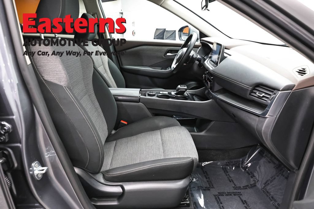 Used 2023 Nissan Rogue SV AWD/4WD image 24