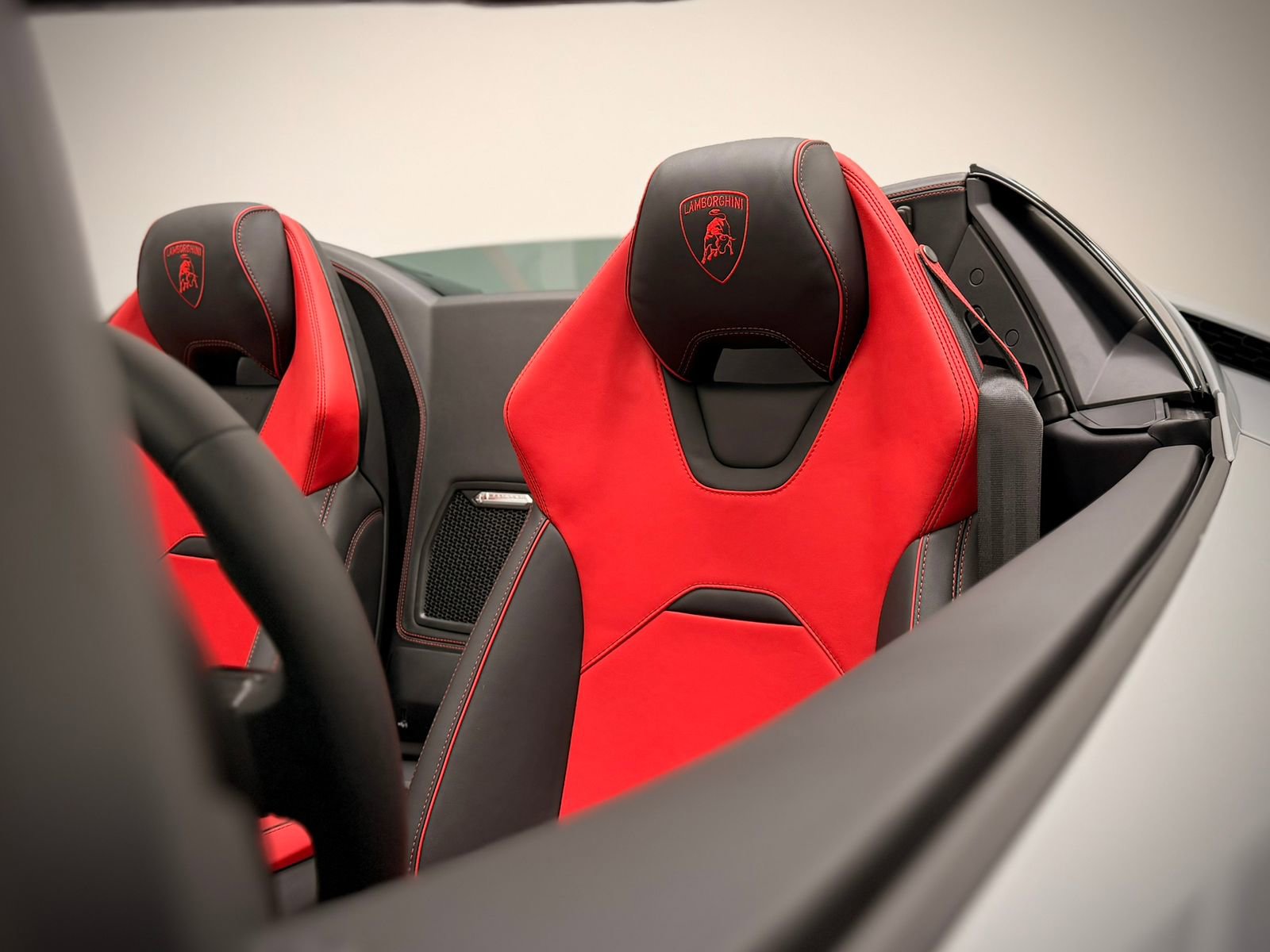 Used 2024 Lamborghini Huracan EVO image 61