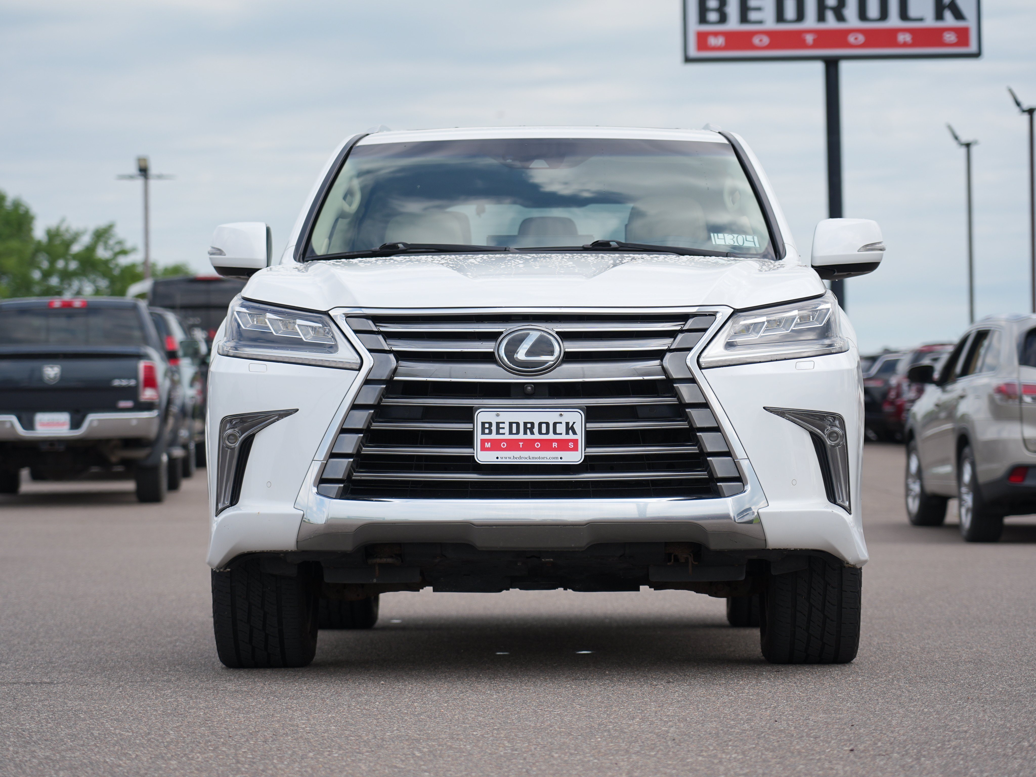 Used 2016 Lexus LX 570 4WD w/ Luxury Package image 8