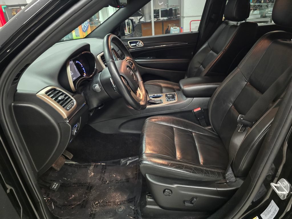 Used 2017 Jeep Grand Cherokee Limited w/ Trailer Tow Group IV AWD/4WD image 16