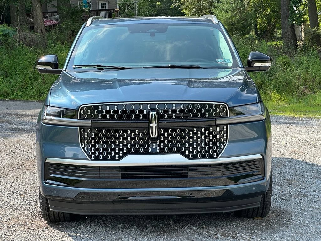 New 2027 Lincoln Navigator Reserve AWD/4WD image 32
