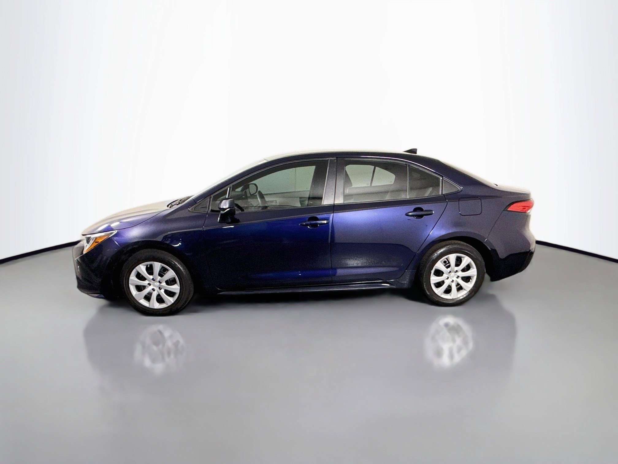 Used 2024 Toyota Corolla LE FWD image 6