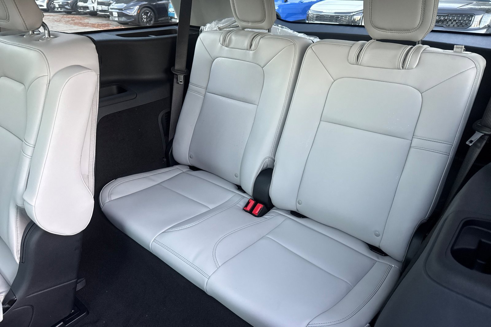 New 2026 Lincoln Aviator AWD w/ Jet Appearance Package image 13