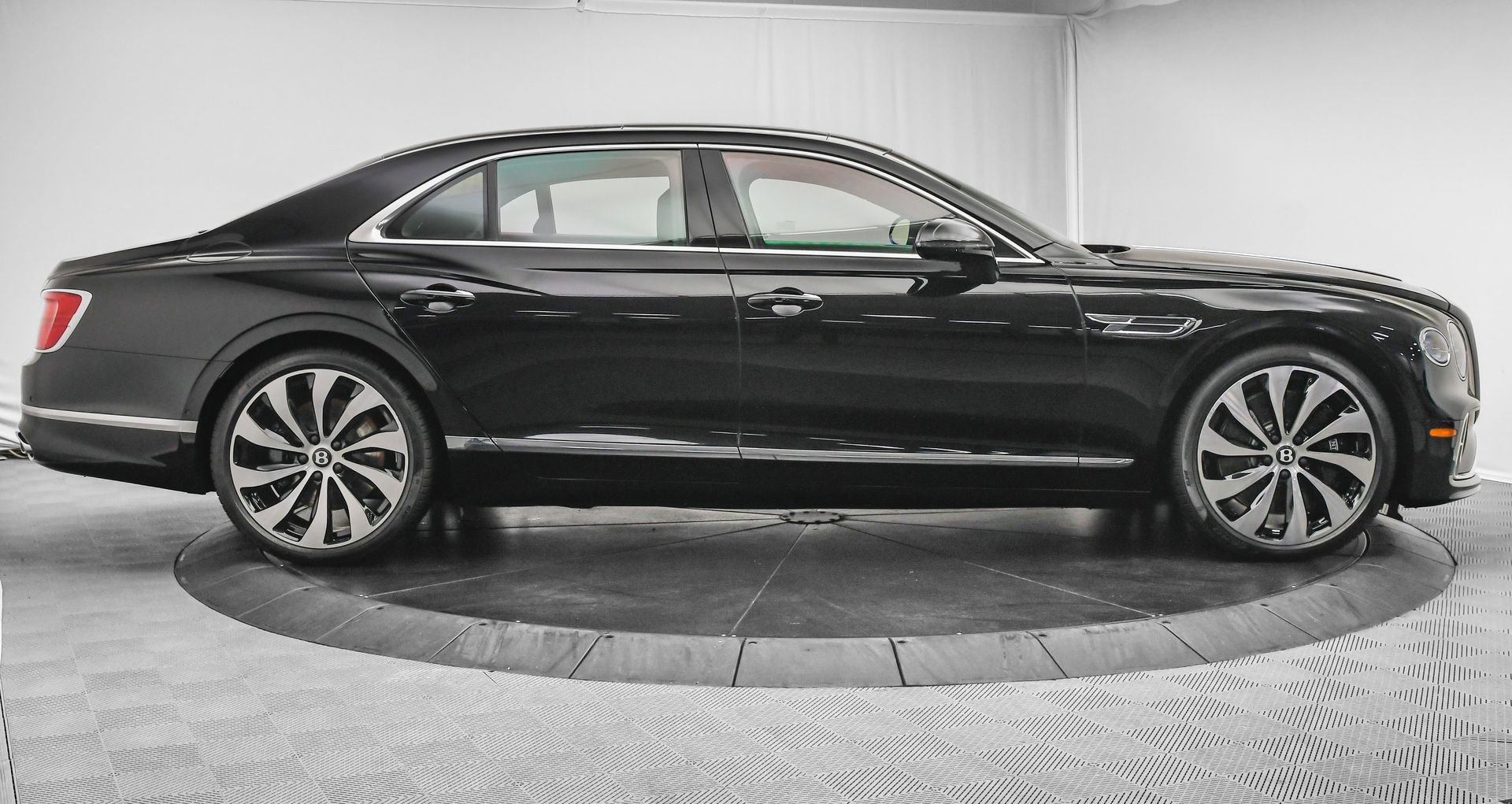 New 2026 Bentley Flying Spur Plug-In Hybrid image 5