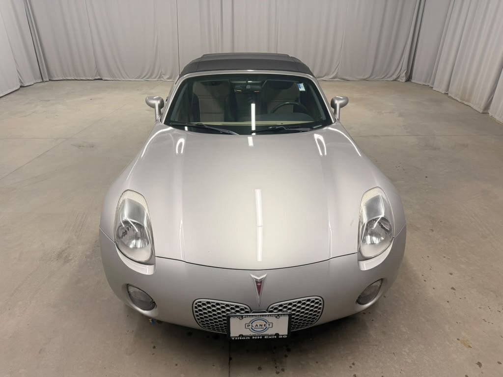 Used 2006 Pontiac Solstice Convertible w/ Premium Package RWD image 3