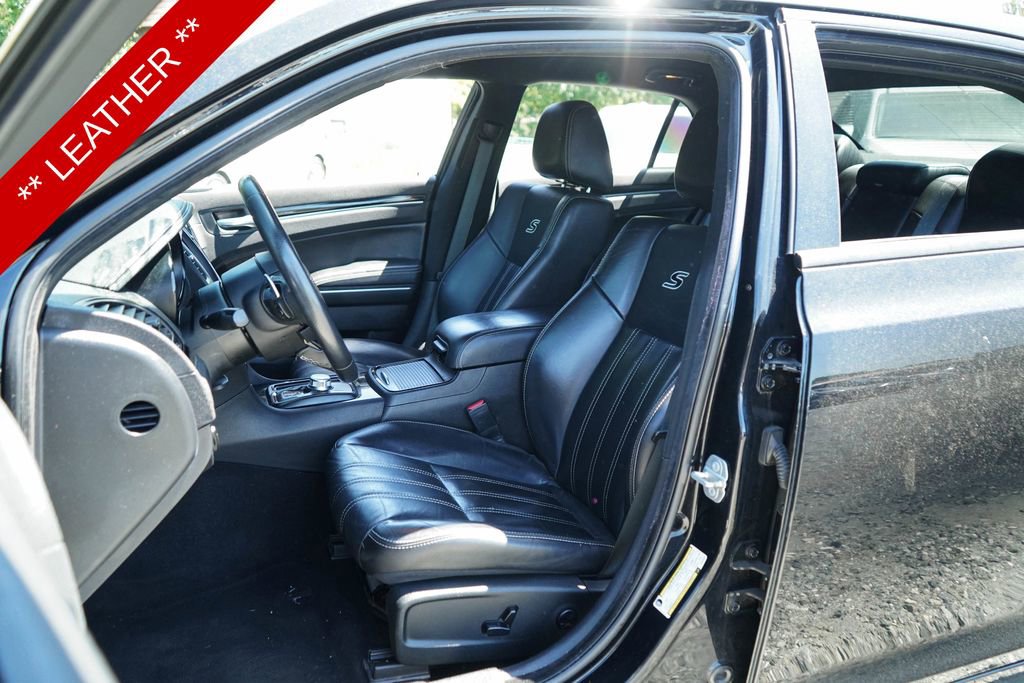 Used 2019 Chrysler 300 S image 7