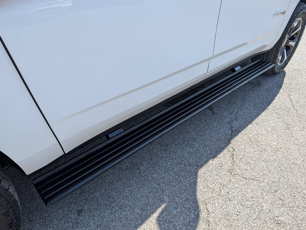 New 2026 GMC Yukon XL AT4 Ultimate w/ LPO, Floor Liner Package AWD/4WD image 31