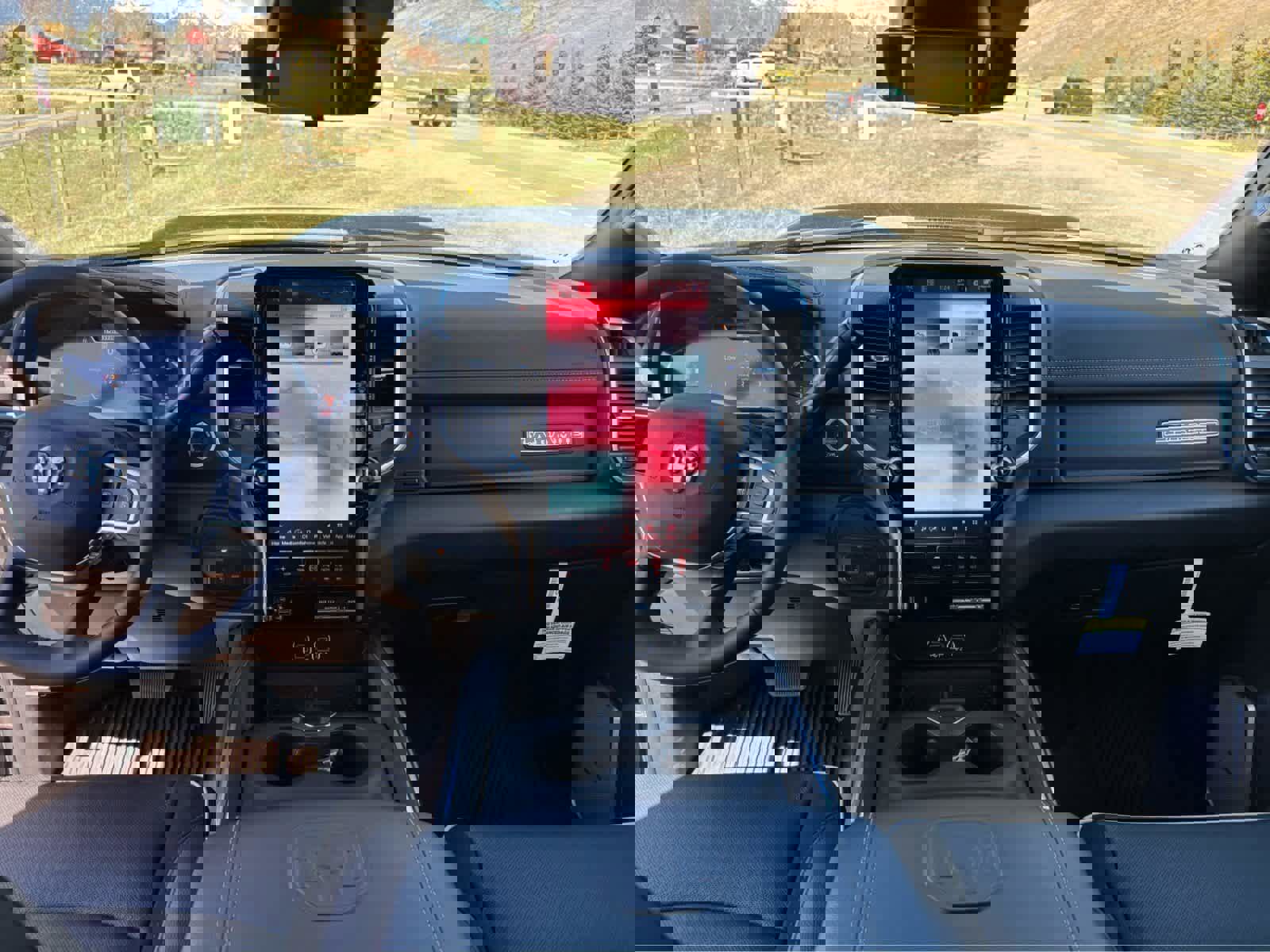 New 2025 RAM 2500 Laramie AWD/4WD image 54