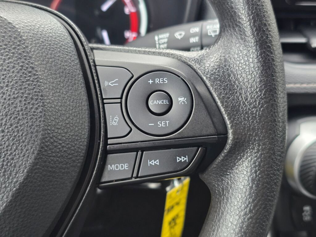 Used 2024 Toyota RAV4 LE image 31