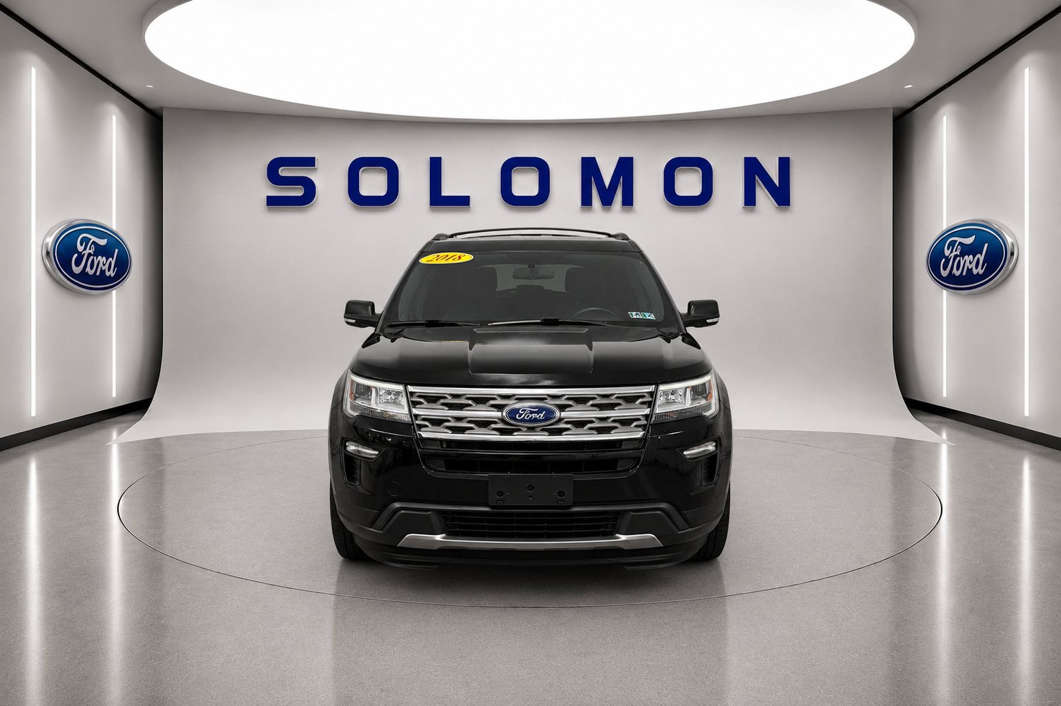 Used 2018 Ford Explorer XLT AWD/4WD image 2