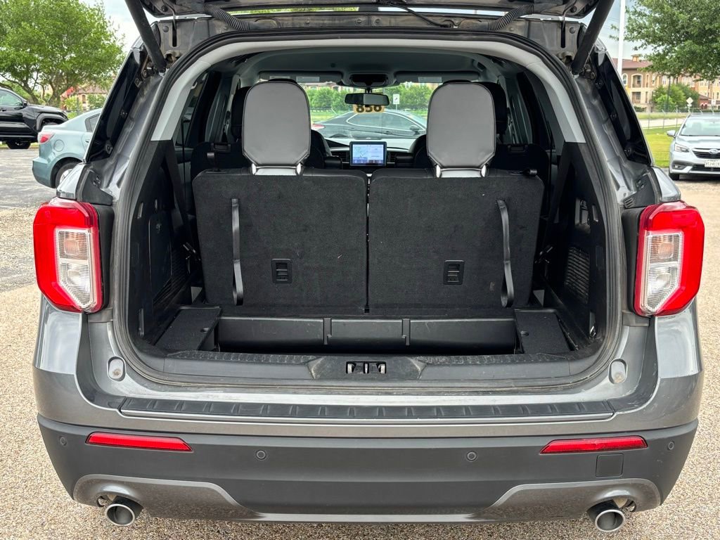 Used 2021 Ford Explorer XLT w/ Equipment Group 202A image 6