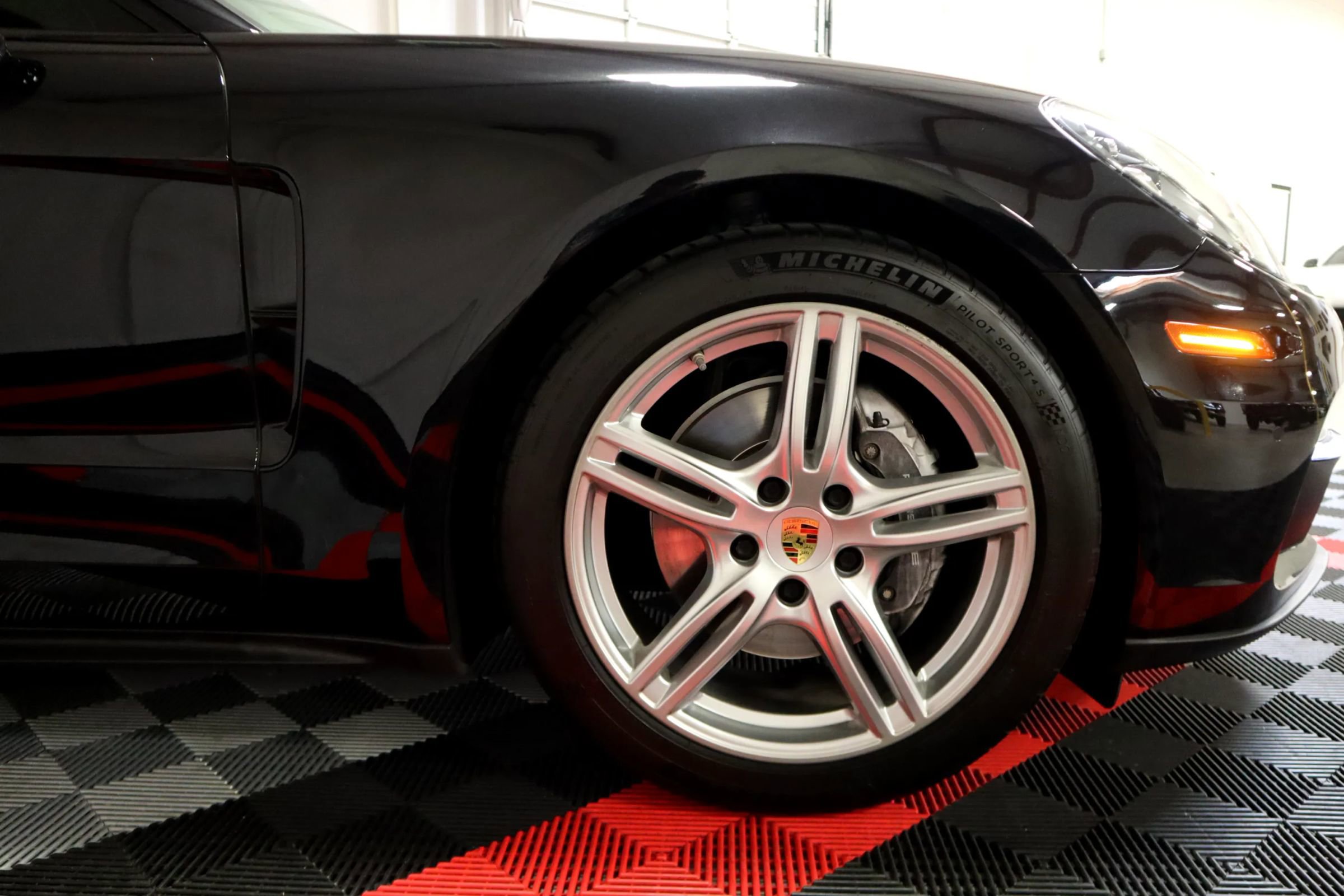 Used 2019 Porsche Panamera w/ Premium Package Plus RWD image 11