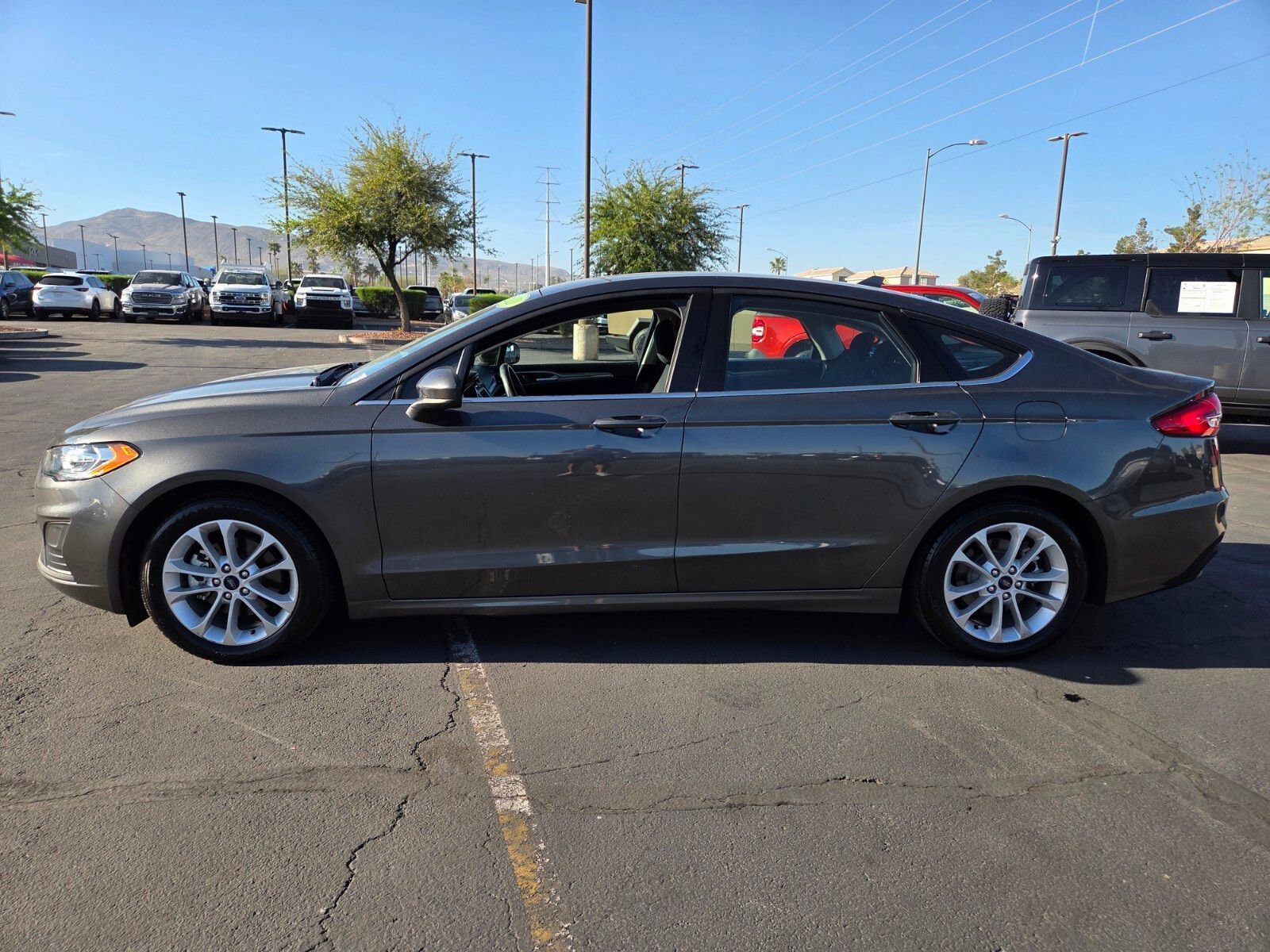 Certified 2020 Ford Fusion SE image 3