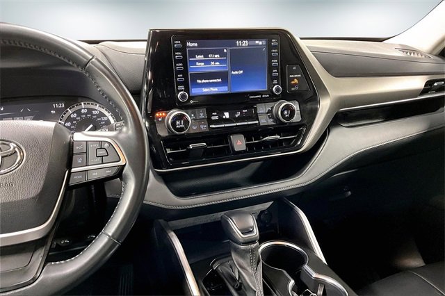 Used 2022 Toyota Highlander XLE image 11