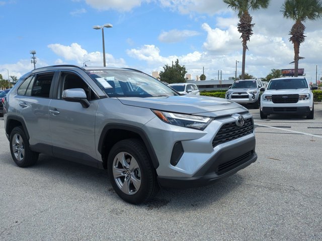 Certified 2022 Toyota RAV4 XLE w/ Convenience Package FWD image 3