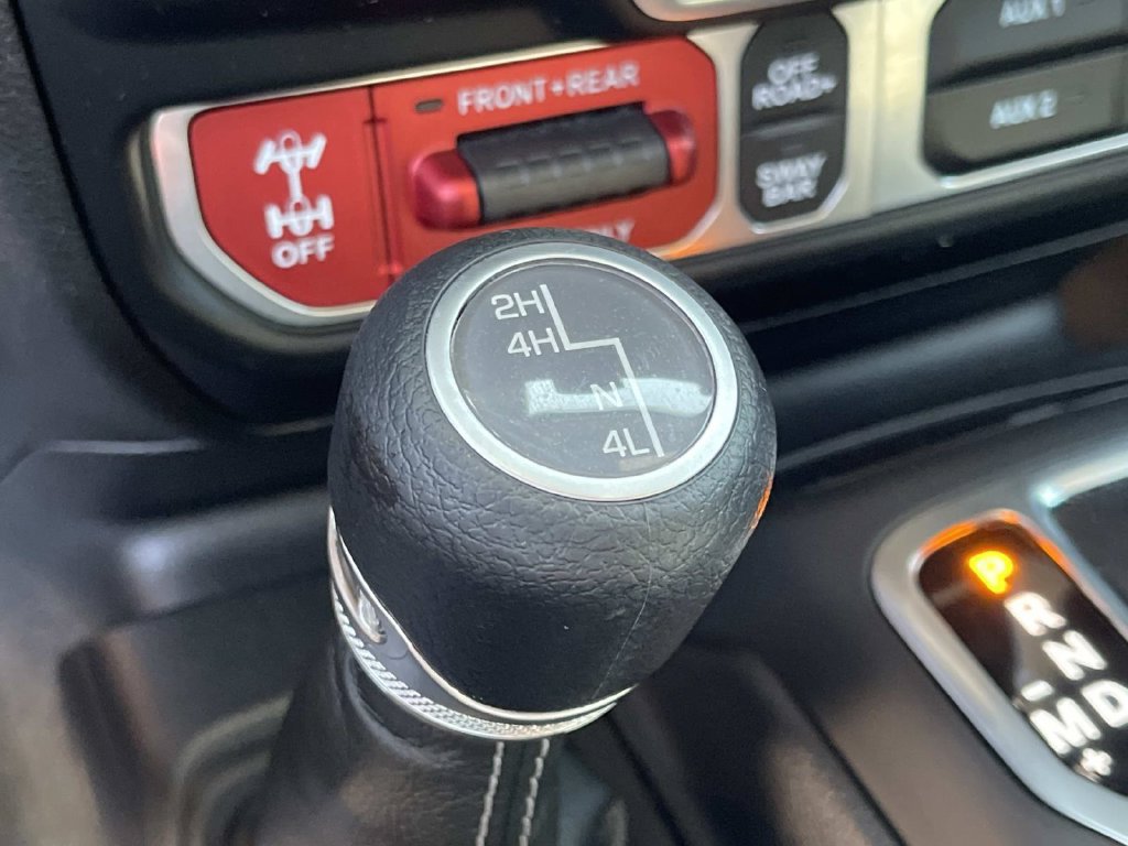 Used 2024 Jeep Wrangler Unlimited Rubicon AWD/4WD image 31