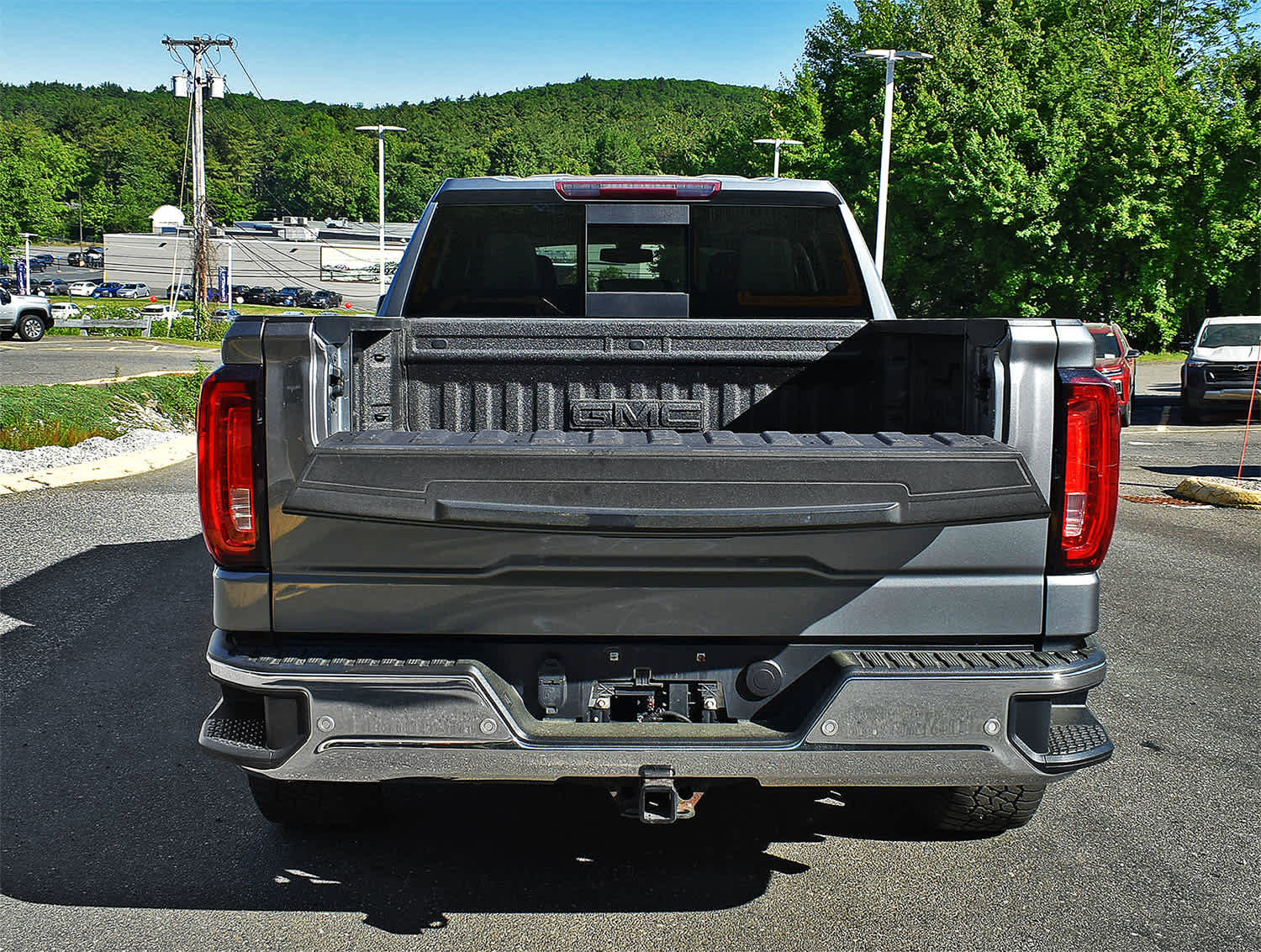 Used 2019 GMC Sierra 1500 SLT w/ SLT Premium Plus Package AWD/4WD image 8