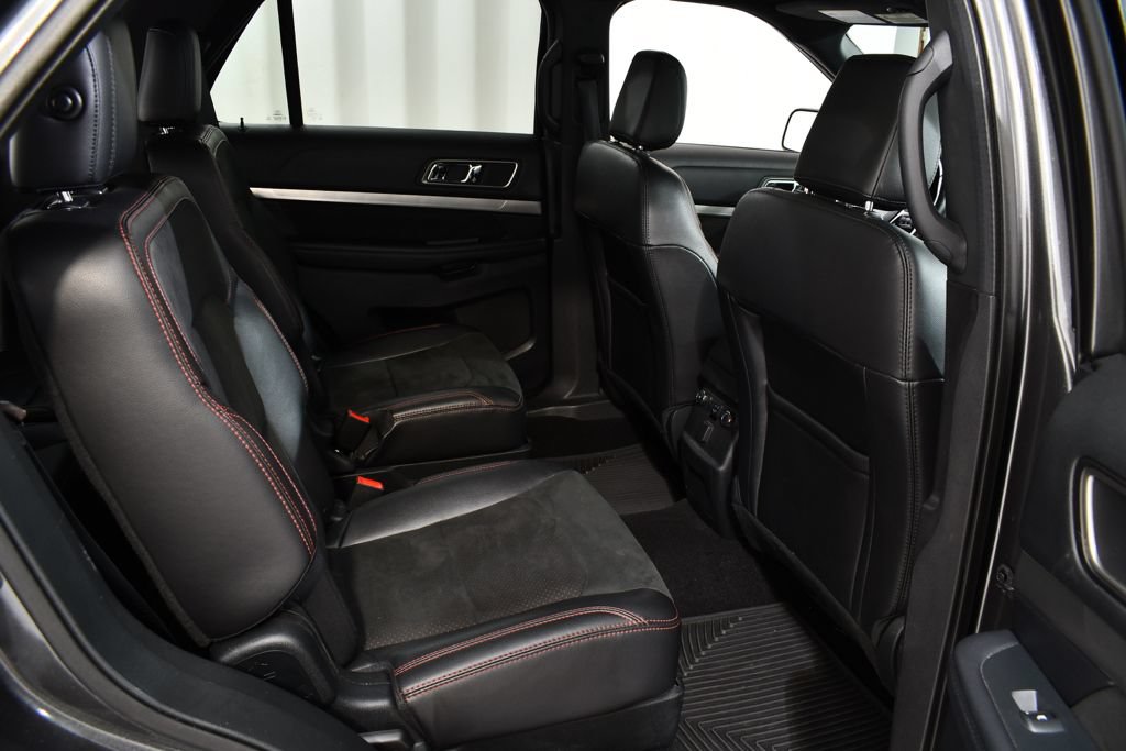 Used 2019 Ford Explorer XLT w/ Equipment Group 202A AWD/4WD image 19