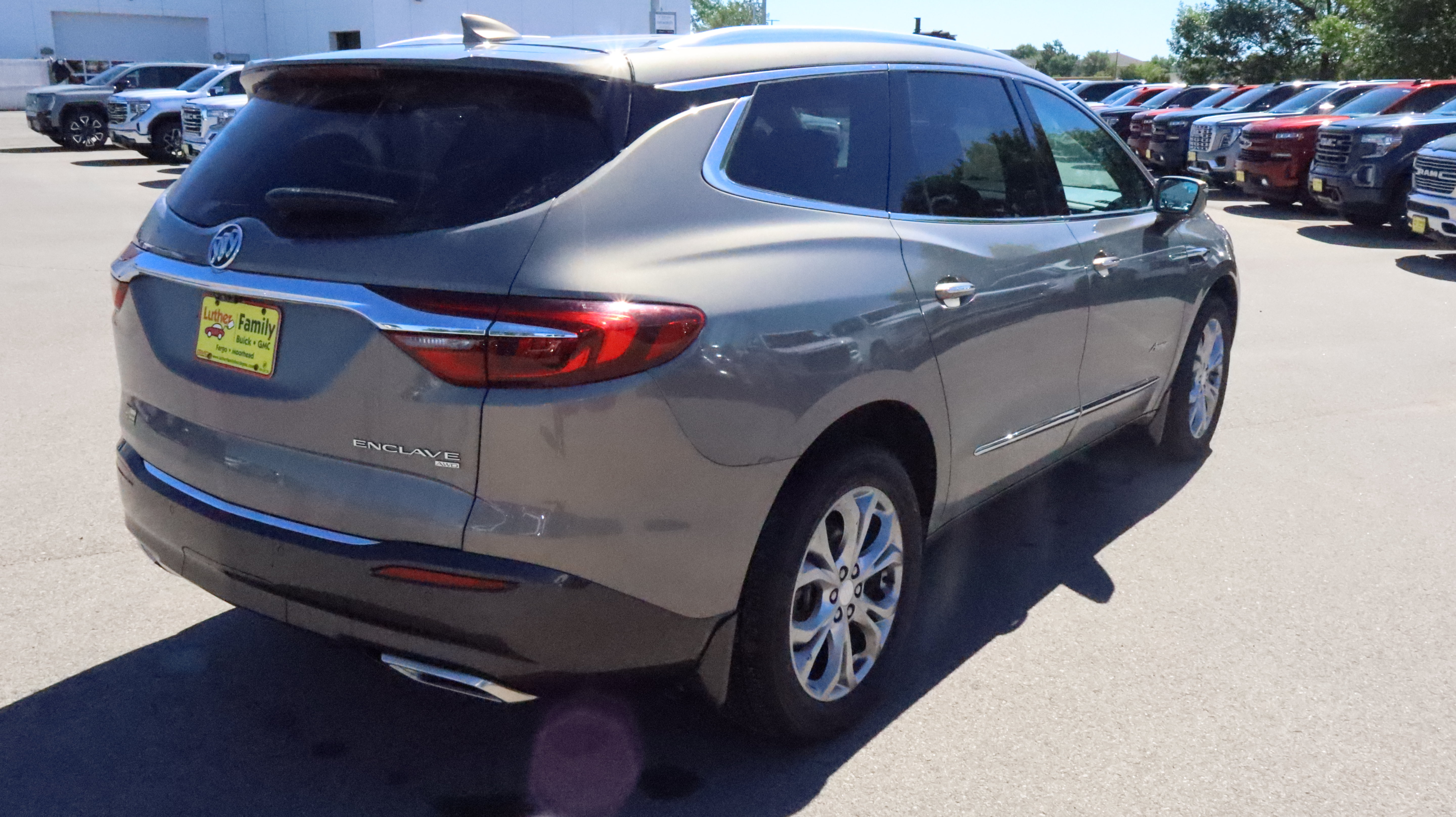Used 2019 Buick Enclave Avenir w/ Avenir Technology Package AWD/4WD image 7
