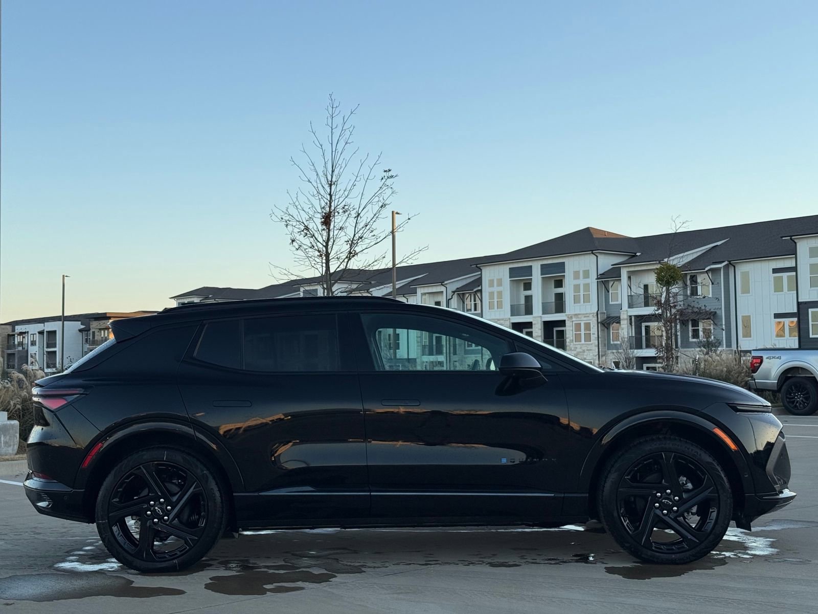 Used 2024 Chevrolet Equinox EV RS image 8