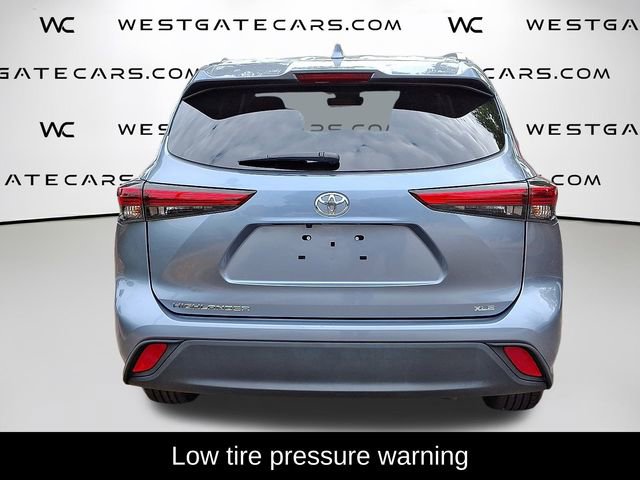 Used 2023 Toyota Highlander XLE image 7