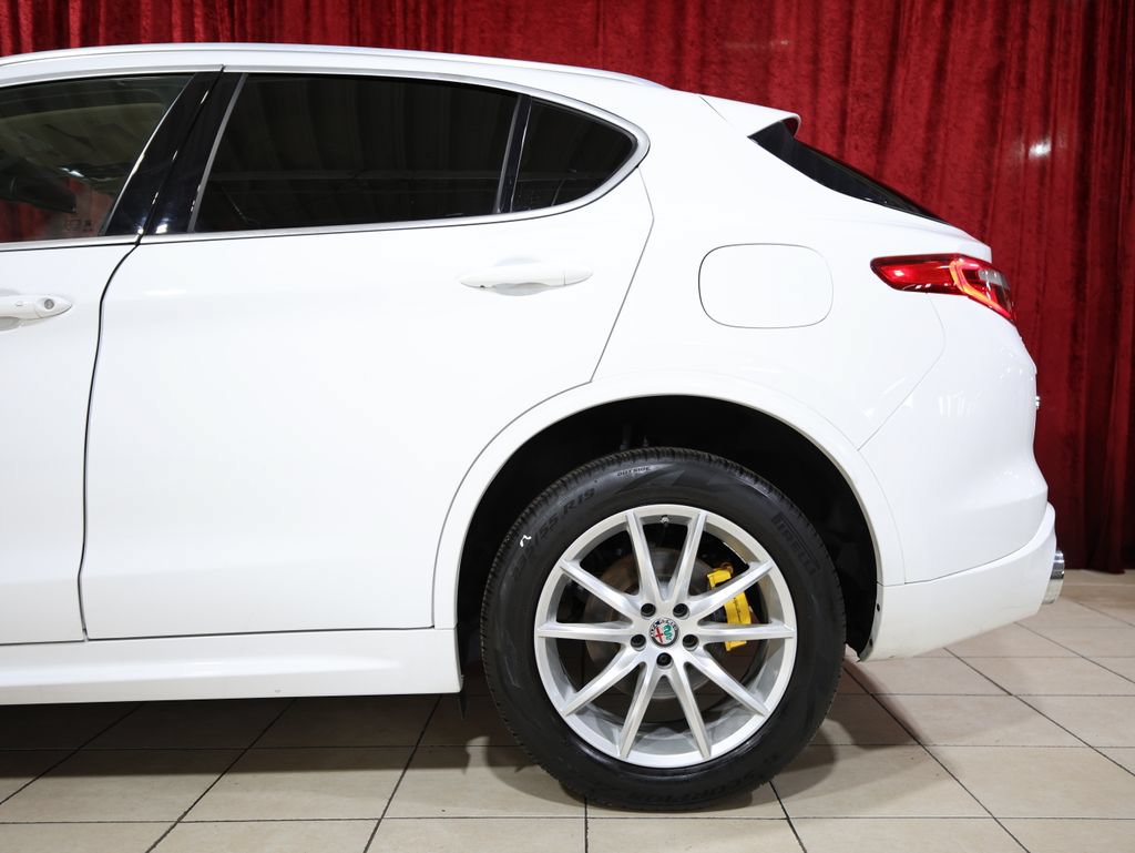 Used 2021 Alfa Romeo Stelvio Ti w/ Premium Package AWD/4WD image 6