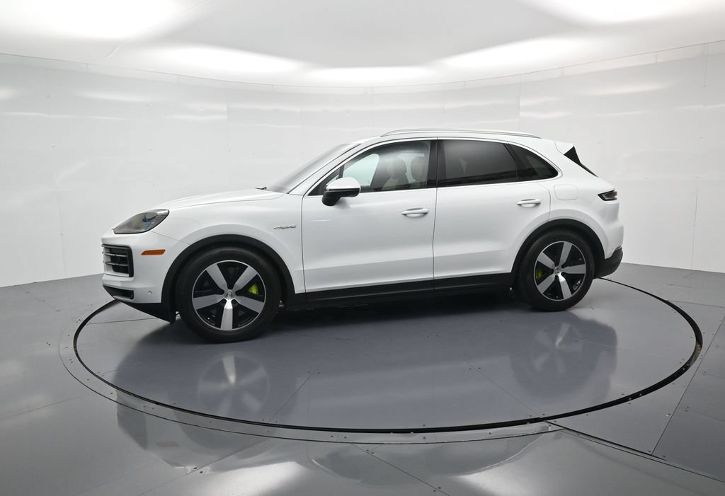 Certified 2026 Porsche Cayenne S AWD/4WD image 2