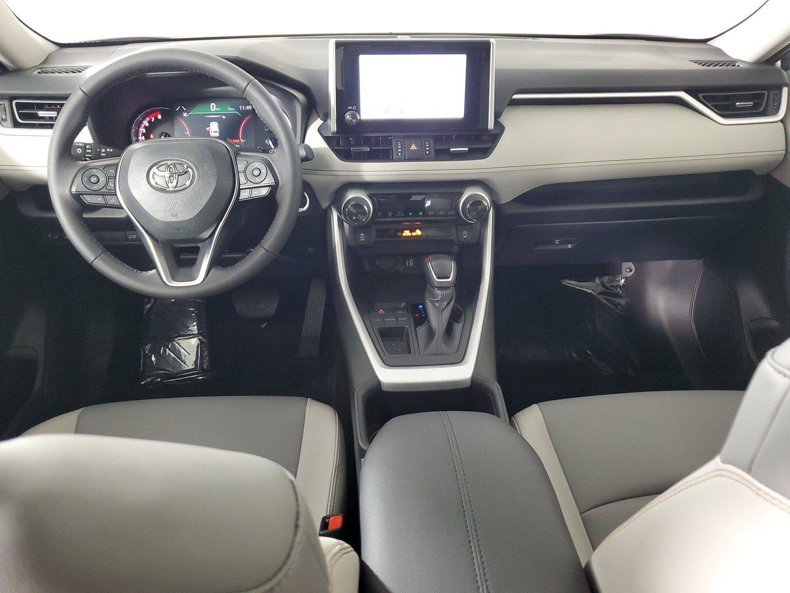 Used 2025 Toyota RAV4 XLE Premium FWD image 15