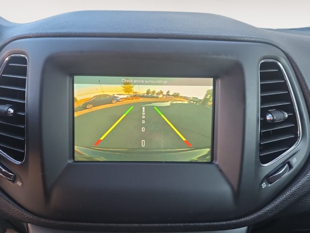 Used 2018 Jeep Compass Latitude w/ Popular Equipment Group AWD/4WD image 23
