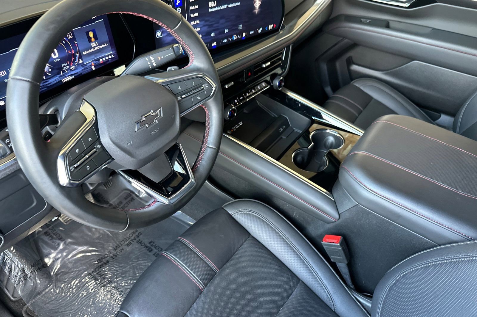 Certified 2025 Chevrolet Suburban RST image 10