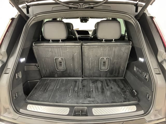 Used 2026 Cadillac Vistiq Platinum w/ LPO, Floor Liner Package AWD/4WD image 17