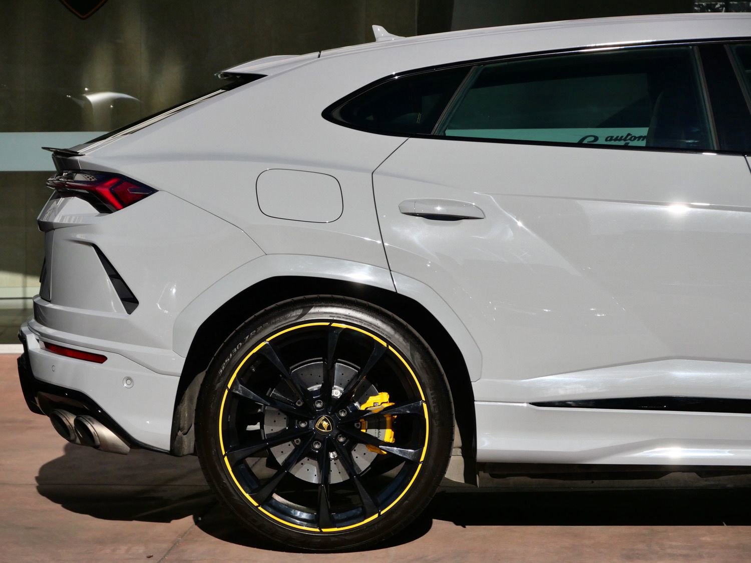 Used 2022 Lamborghini Urus image 23