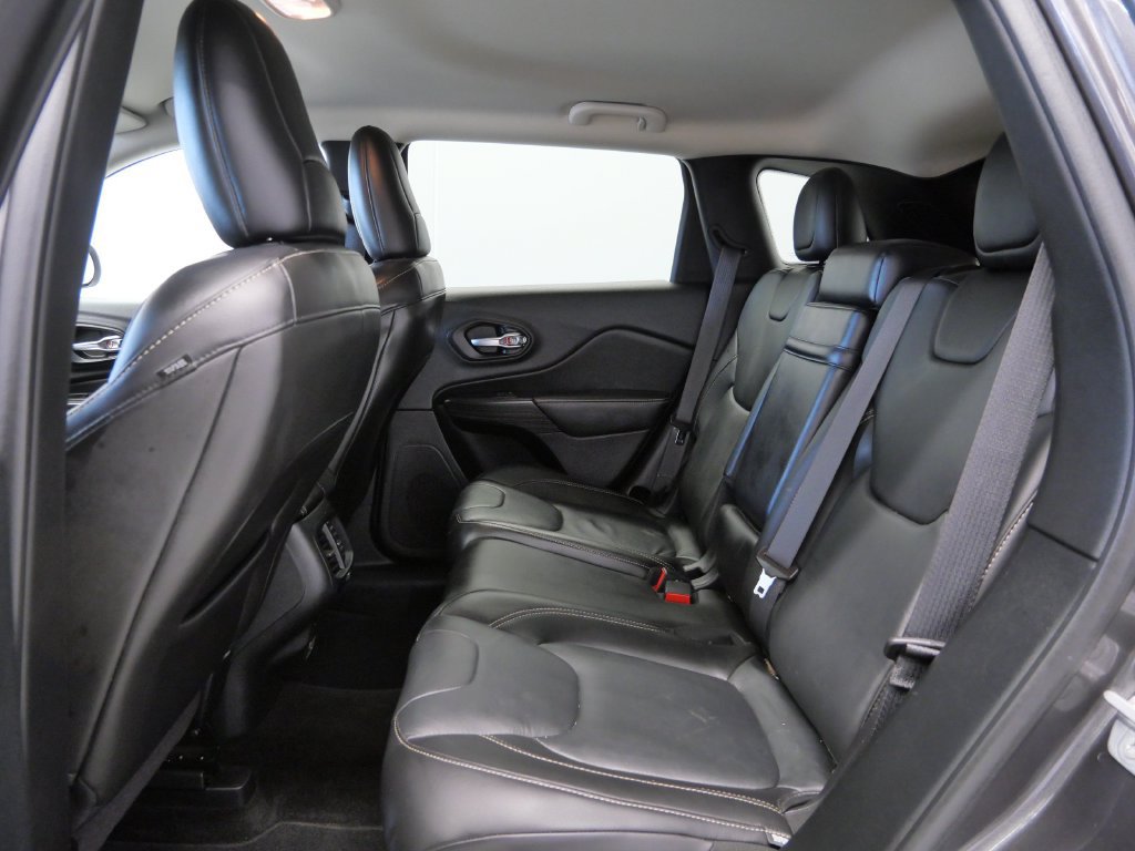 Used 2015 Jeep Cherokee Limited w/ Trailer Tow Group AWD/4WD image 11