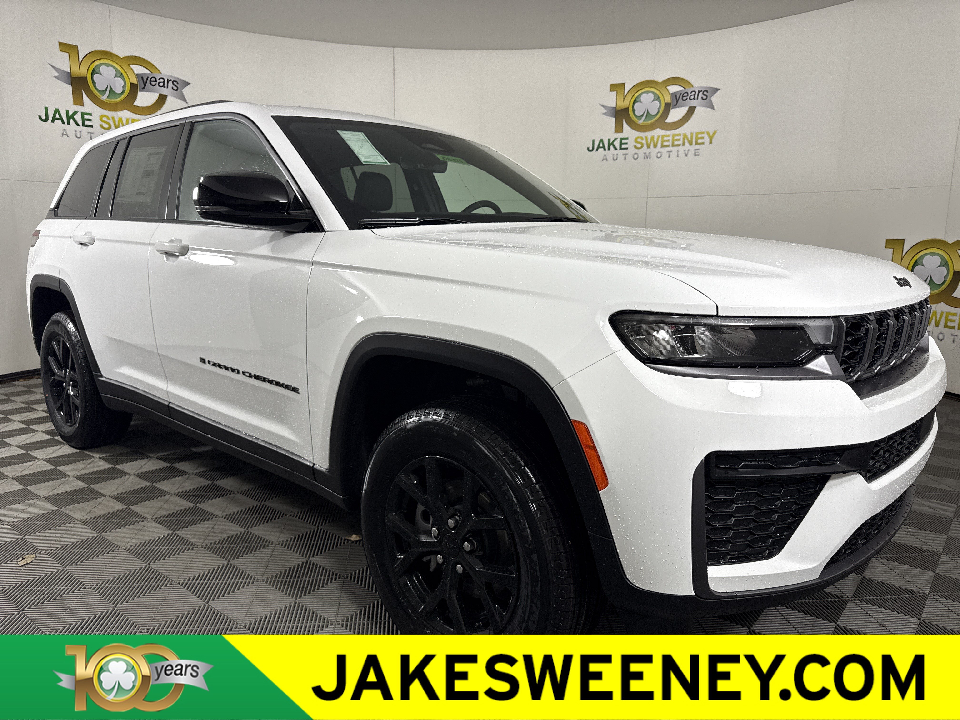 New 2026 Jeep Grand Cherokee Altitude AWD/4WD image 1