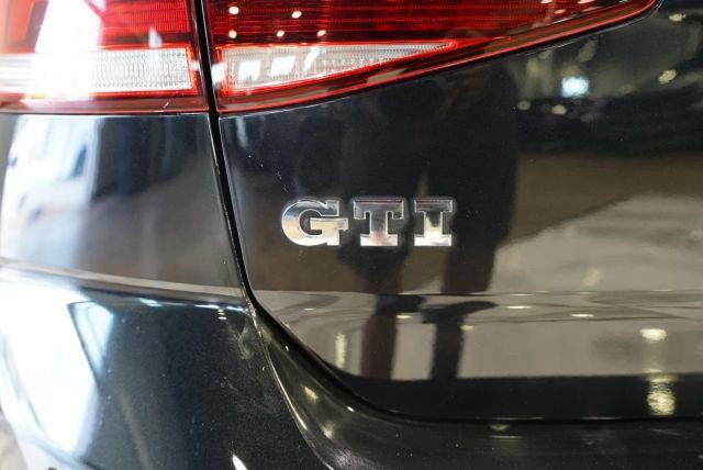 Used 2018 Volkswagen GTI Autobahn FWD image 13